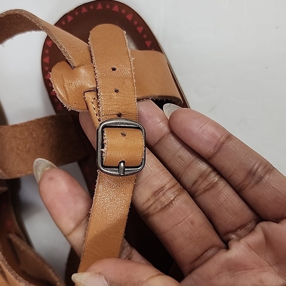 Lucky Brand Women's Tan Leather Sandals Side Buckle Festive Border Design, sz 5 - Picture 5 of 16